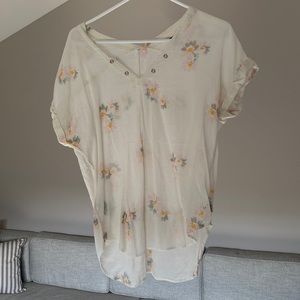 Eddie Bauer Top, cream w/ pink/yellow/gray/blue flowers